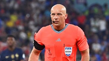 Curioso: un referí del país que Argentina viene de derrotar y casi eliminar.