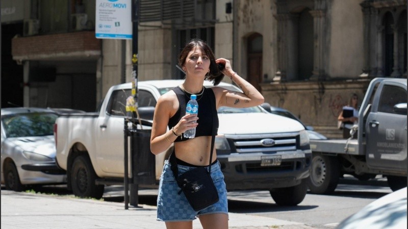 La ola de calor se siente con fuerza en Rosario: este miércoles la térmica llegó hasta los 40 grados.