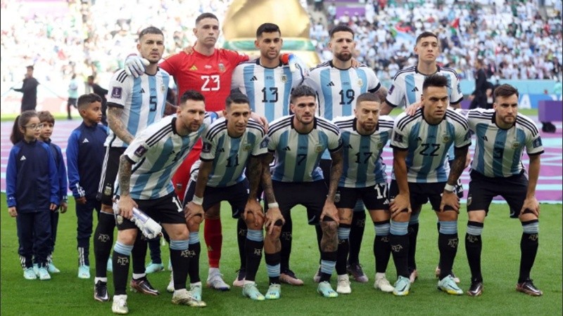 La selección argentina volverá a su vestimenta original para el encuentro ante Australia.