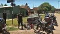 Pidieron papeles de una moto y terminó en persecución: policía heridos, un demorado y un prófugo