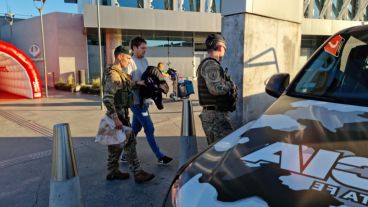 Carey trasladado por las TOE desde Ezeiza a Rosario.