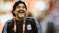 ¡Estás igual!: Un fotógrafo paseaba por Nápoles y se encontró con el “clon” de Maradona