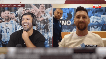 La selección aprovecha sus horas de esparcimiento charlando entre amigos.