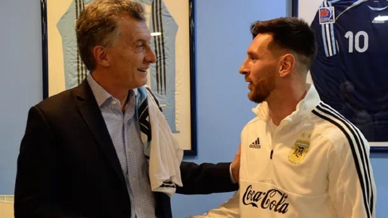 “El mundo entero está con Messi”.