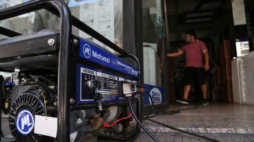 Los cortes se multiplican y comerciantes optan por comprar equipos electrógenos.