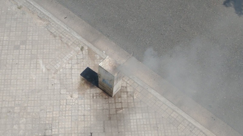 Las llamas preocuparon a los vecinos, que además se quedaron sin luz.