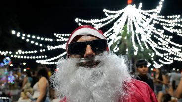 Esperando a Papá Noel, algunos lo imitan.