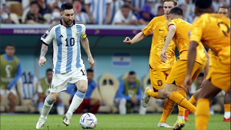 Messi alcanzó el récord de asistencias de Maradona en Copas del Mundo.