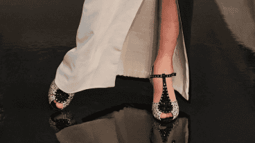 Su origen proviene de la estética pin-up de la década del '40 que resurgió además en los años 2000