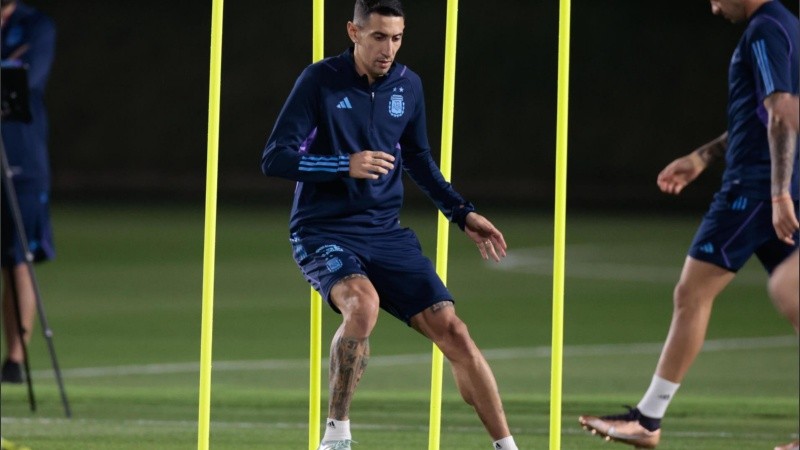 Di María estuvo este martes en el equipo titular de Argentina y se perfila para jugar de entrada ante Croacia.