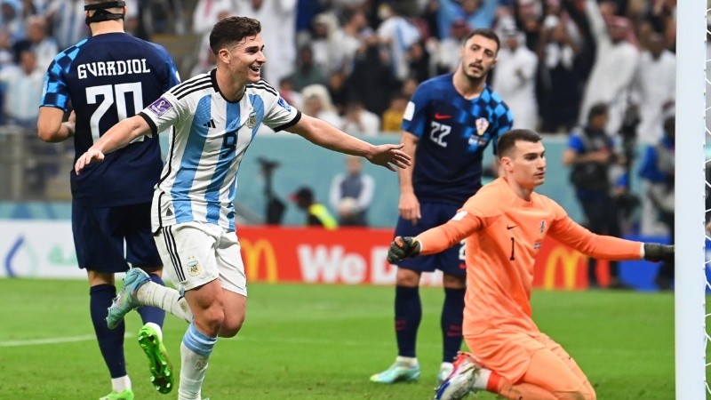 Julián Álvarez se convirtió en una de las grandes figuras del equipo argentino. 