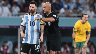 El polaco Szymon Marciniak estuvo en la victoria Argentina (2-1) ante Australia en octavos de final.