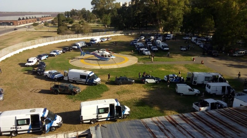 El despliegue en sede de Prefectura, una de las fuerzas federales que intervino.