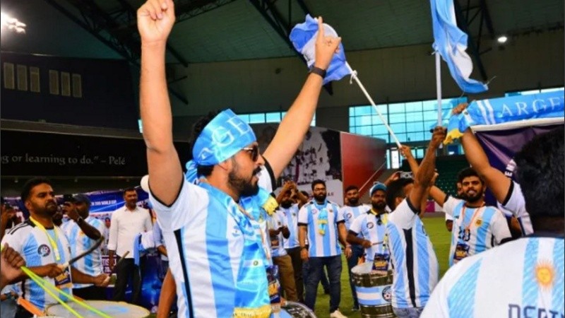 Con estos dos vuelos totalizan 12 los servicios con destino a Qatar para llevar hinchas argentinos que fueron a alentar al combinado dirigido por Lionel Scaloni.