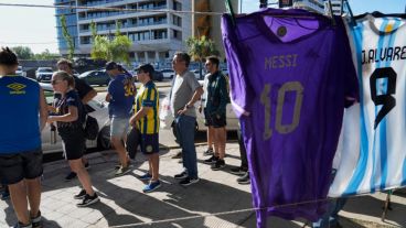 Largas colas y alta participación de socios canallas.