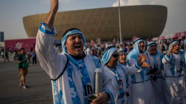 Hinchas argentinos en Qatar.