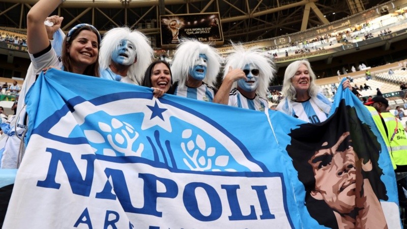 Hinchas argentinos en Qatar.