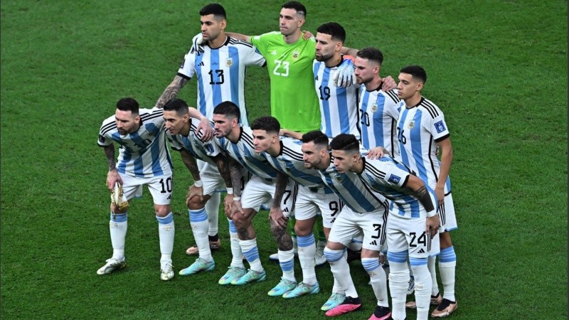 Los once titulares de Argentina que salieron a la cancha contra Francia en la final del Mundial.