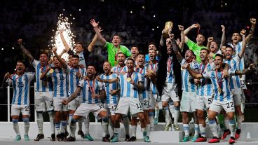 El plantel argentino alzó la Copa del Mundo y la AFA se quedará con una jugosa cantidad de dólares como premios de FIFA.
