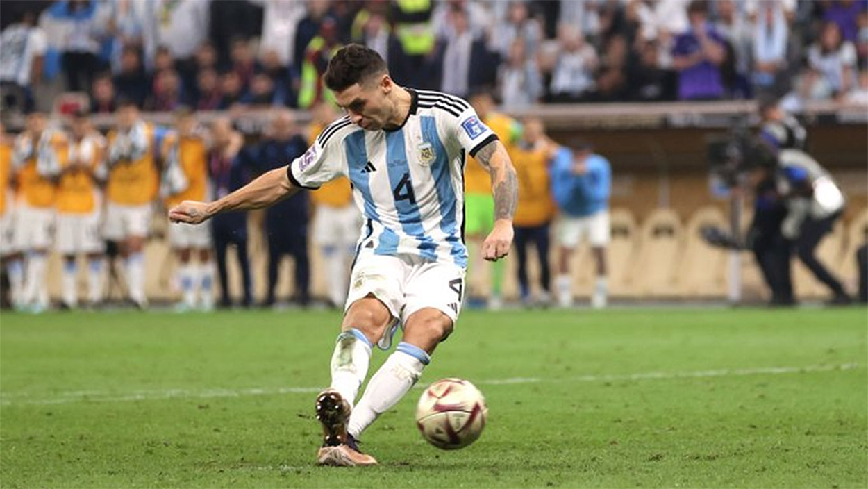 Cachete, el especialista: Gonzalo Montiel metió el último penal en Qatar  2022 y le dio el título a Argentina | Rosario3