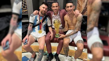 La foto que compartió Maxi Rodríguez con Leo Messi y Angelito Di María.