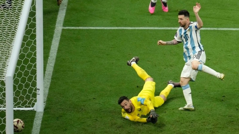 Aunque la prensa de Francia apunta que el tercer gol de Argentina debería haber sido anulado, el reglamento de la FIFA expone lo contrario.