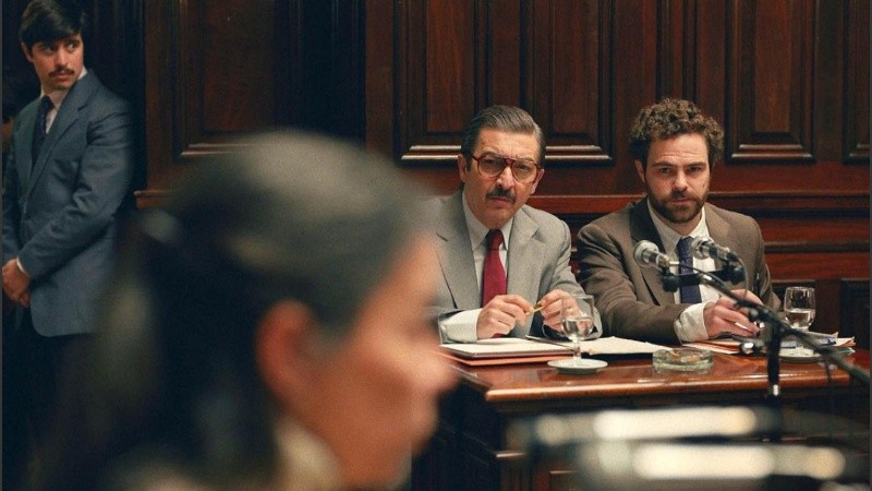 Ricardo Darín y Peter Lanzani, como los fiscales Julio Strassera y Luis Moreno Ocampo en la película 