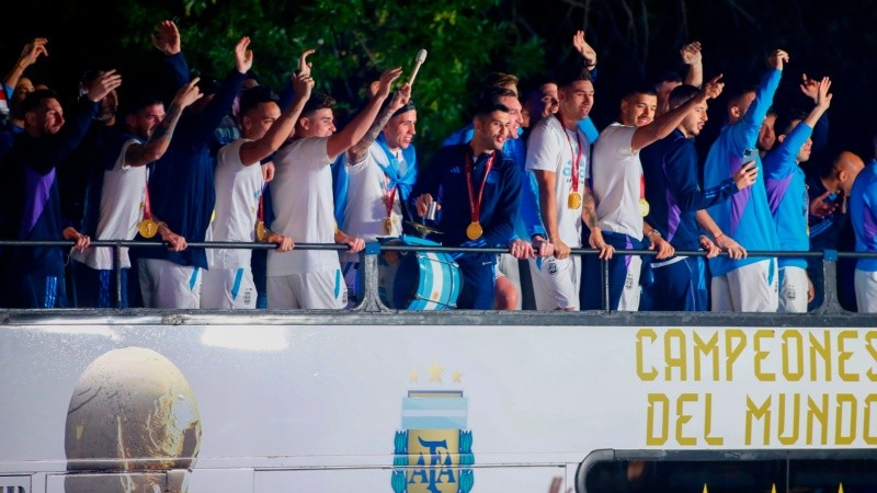 La selección y el pueblo argentino festejan el tercer campeonato mundial en una jornada histórica