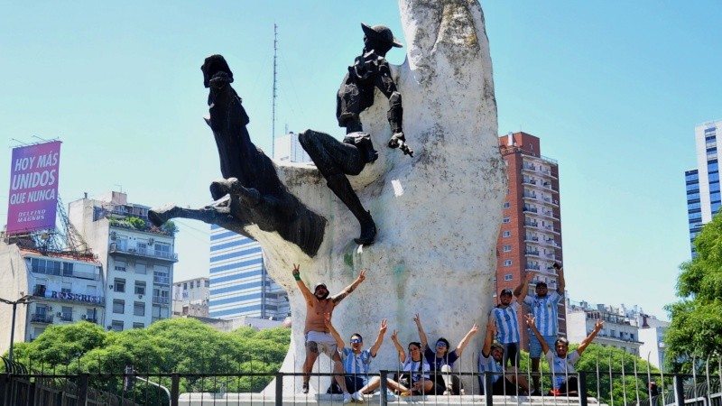 La selección y el pueblo argentino festejan el tercer campeonato mundial en una jornada histórica