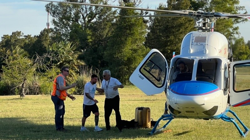 La llegada de Messi en helicóptero a Funes.