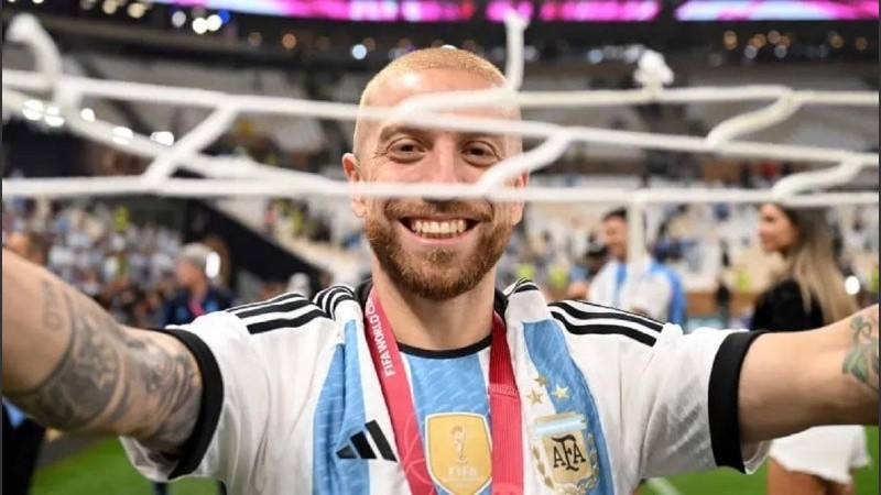 El delantero de 34 años formó parte del plantel que ganó la Copa del Mundo en Qatar.