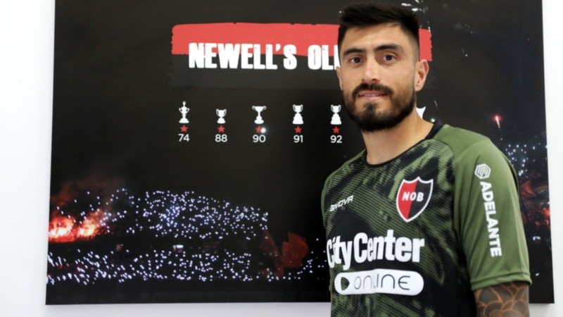 Hoyos se suma al plantel rojinegro.