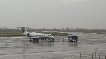 Esta mañana aterrizaron dos aviones, uno comercial y otro privado.