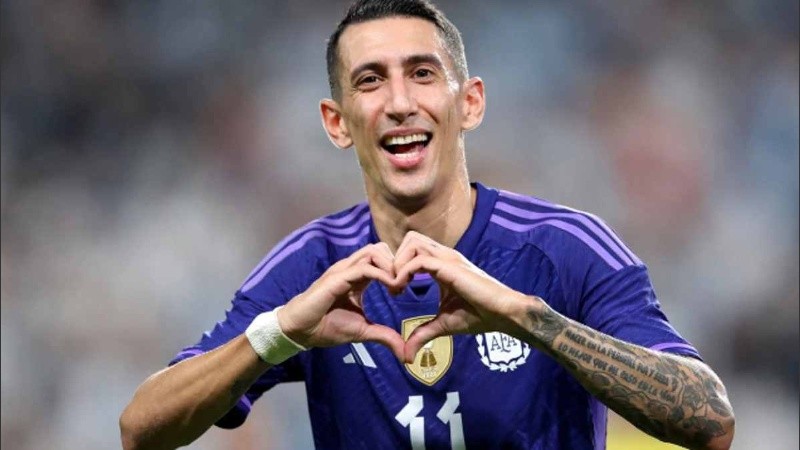 El rosarino Ángel Di María marcó dos de los cinco goles del último amistoso antes del comienzo del Mundial de Qatar.