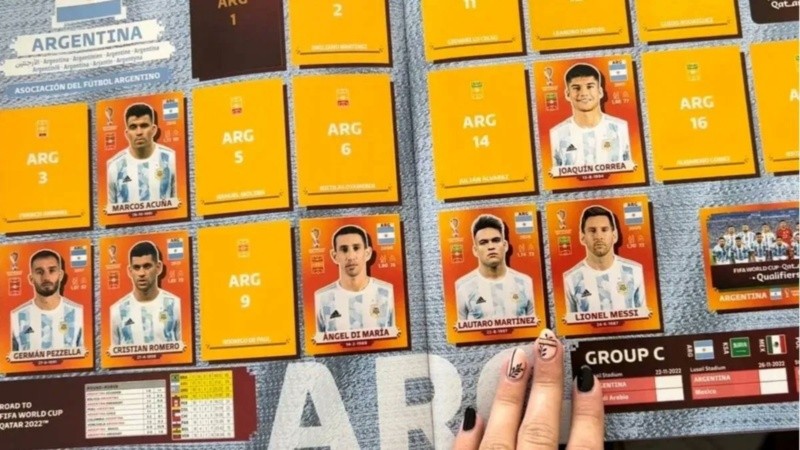 Al menos, por dos semanas, los kisocos de Rosario seguirán recibiento álbumes y paquetes de figuritas