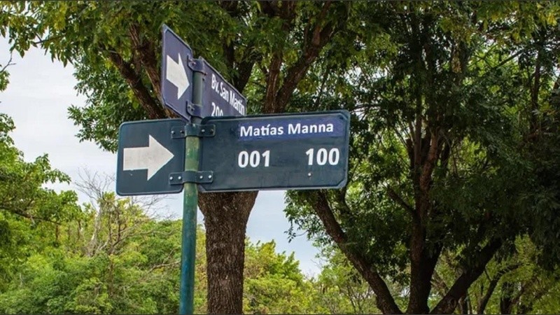 Por disposición municipal, una calle de San Vicente ahora tiene el nombre del campeón del mundo nacido en la ciudad: Matías Manna.