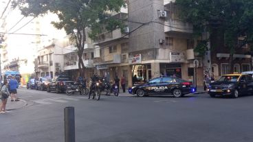 Los violentos fueron detenidos a una cuadra de la plaza, donde tuvo lugar la discusión.