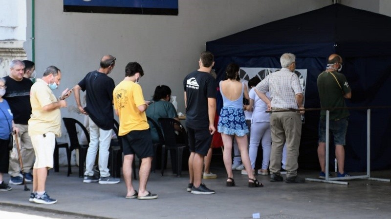 Ghio conminó a volver al barbijo y al lavado de manos frecuente.