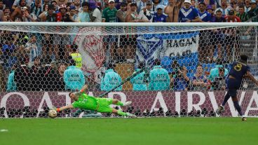 El penal que Tchouameni falló en la final de la Copa del Mundo entre Argentina y Francia.