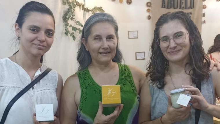 De izq a der. Cecilia Román Miyasato, Claudia y Liza Dosso