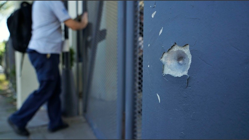 Uno de los balazos en el ingreso a TVL.