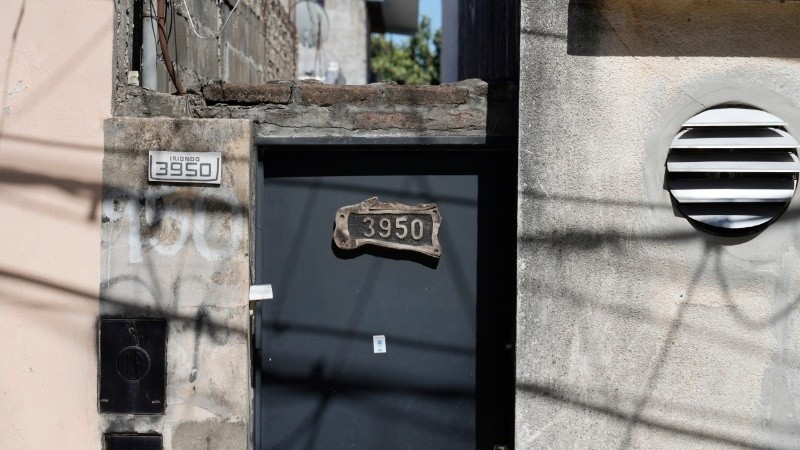 El pasillo donde vivía Candelaria con su familia, a pocos metros es donde se hizo el allanamiento.
