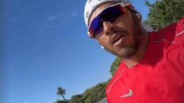 La estrella de la F1 llegó al país y se filmó corriendo por la zona de palermo.