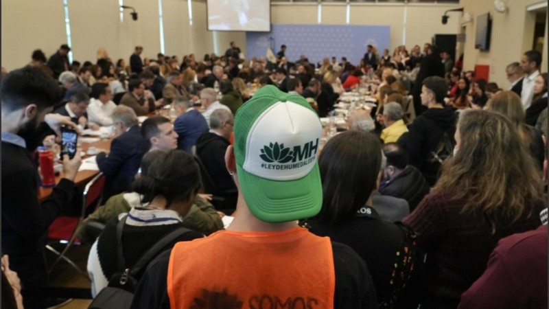 El plenario se reunió el 22 de septiembre pero cayó en un largo cuarto intermedio hasta el 10 de noviembre.