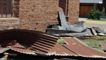 Techos volados después del viento.