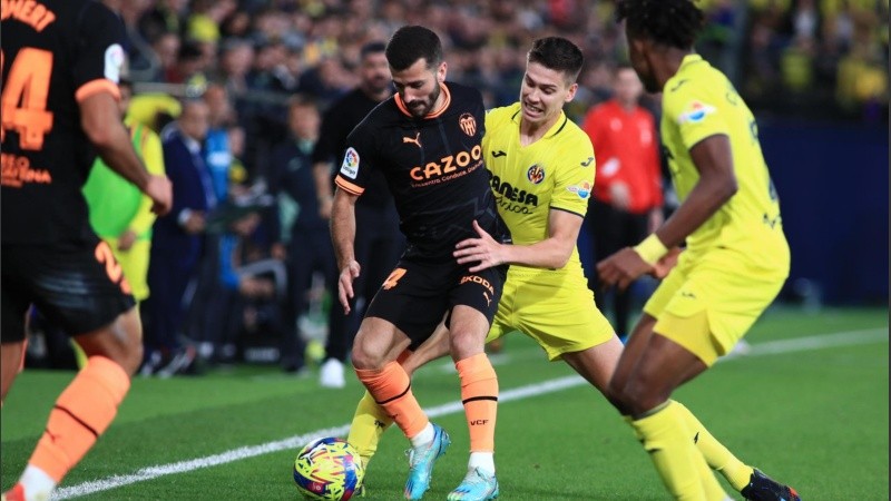 Foyth entró en el complemento y le dio el triunfo al 