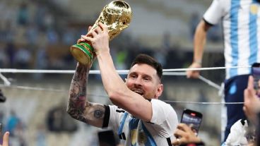 "El sueño que siempre perseguí por fin se cumplió", celebró Messi en su mensaje de fin de año.