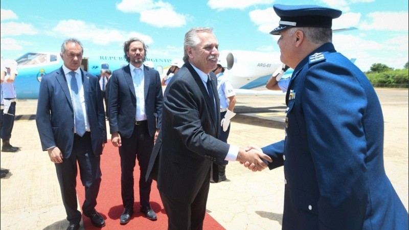 Alberto Fernández llegó a Brasilia en el mediodía de este domingo.