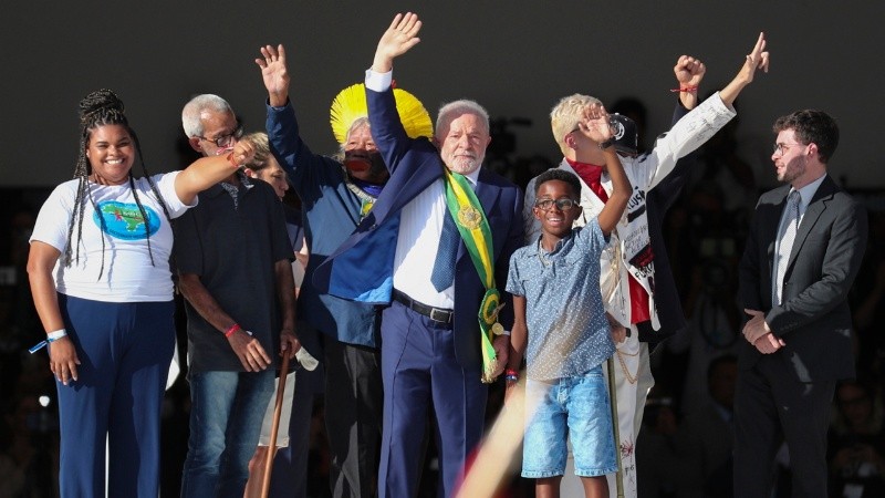 Alegría y emoción en la asunción de Lula, que tendrá un tercer mandato como presidente de Brasil.