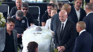 Gianni Infantino, presidente de la FIFA, en el último adiós a Pelé.